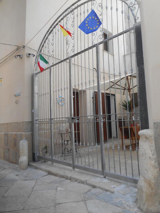Apartmán La Corte Dei Naviganti Trapani Exteriér fotografie